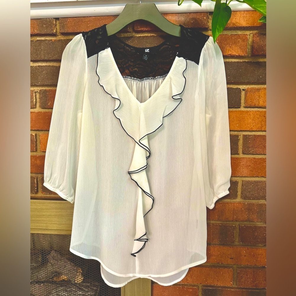 #8) IZ Byer off white ruffle front blouse size Medium